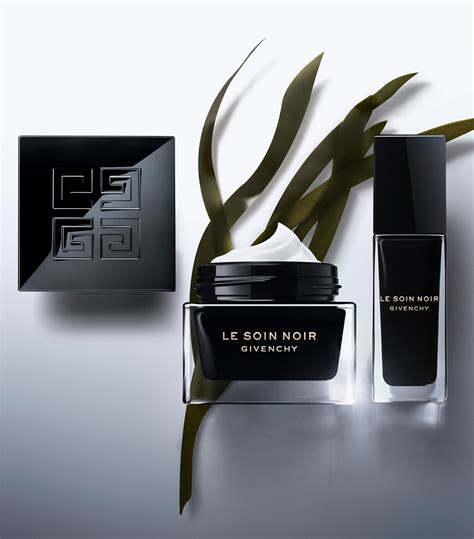 givenchy le soin noir 怎么样|Givenchy le soin noir serum.